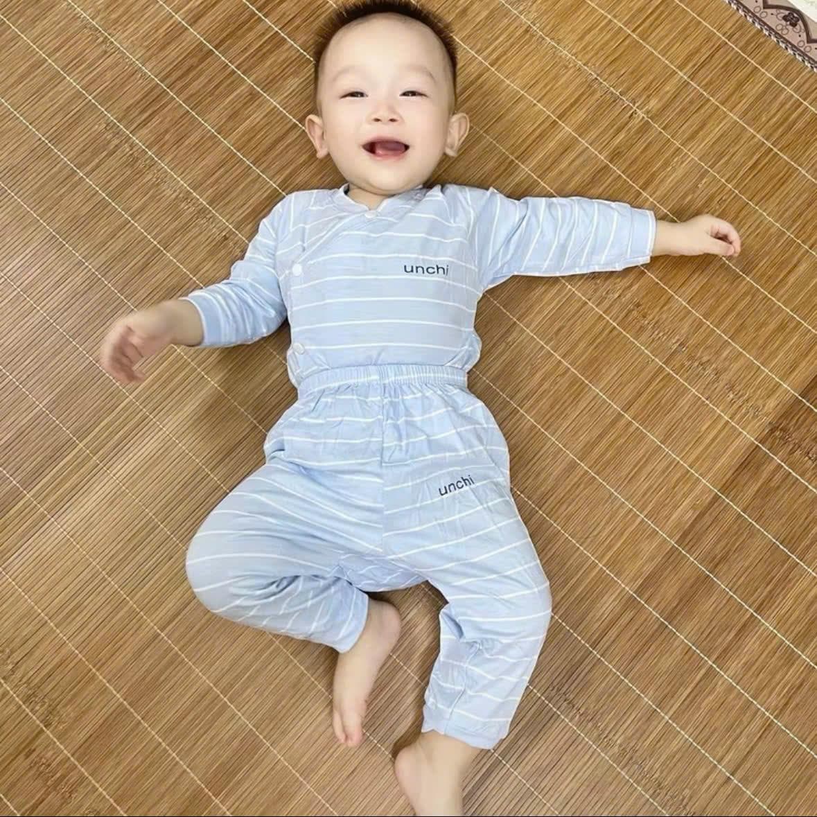 Bộ quần áo sơ sinh dài tay Unchi khuy bấm màu trơn chất liệu pettit mềm mịn mỏng mát cho bé sơ sinh - ảnh 4
